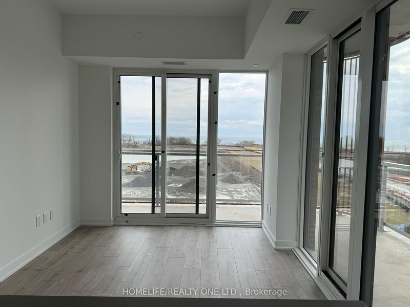 421 - 220 Missinnihe Way, Mississauga, L5H 0A9 | Image 3