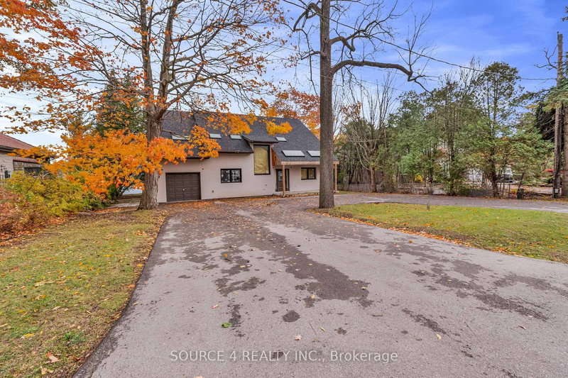 1376 Lakeshore Rd W, Oakville, L6L 1G2 | Image 3