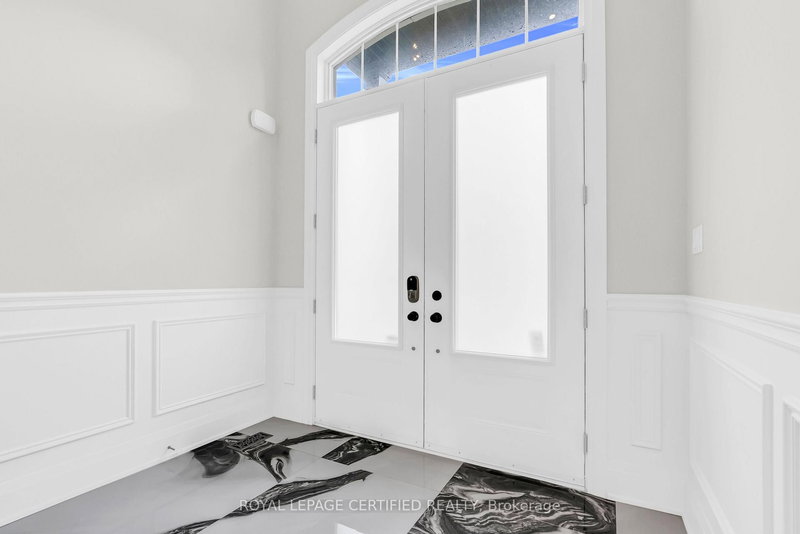 185 Burloak Dr, Oakville, L6L 6S7 | Image 3