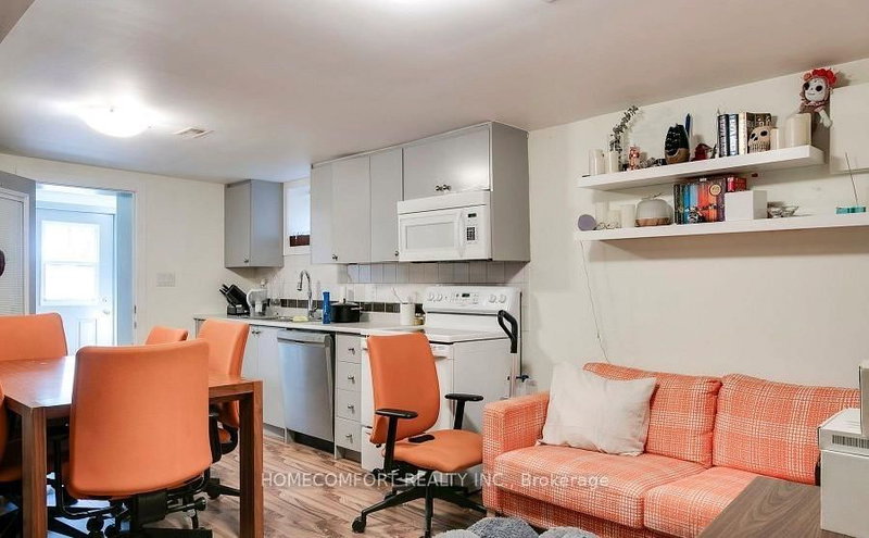 Lower - 178 Rosemount Ave, Toronto, M6H 2M9 | Image 3