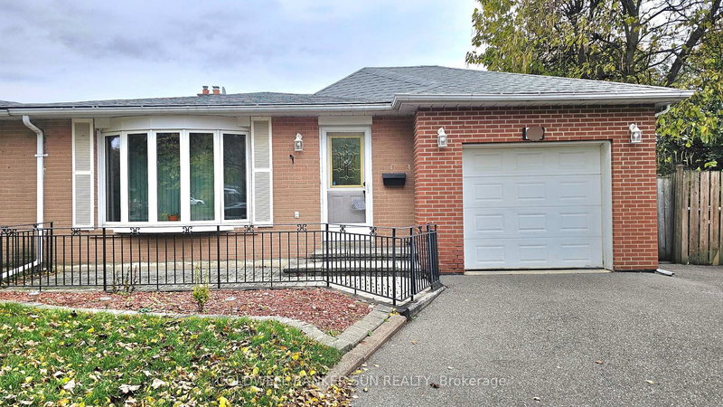23 Brookdale Cres, Brampton, L6T 1M8 | Image 2