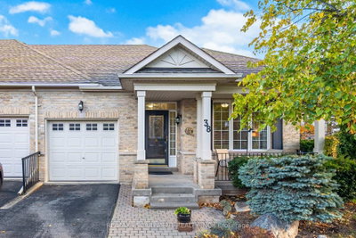 Townhouse sold at 38-2243 Turnberry Road, Burlington, Ontario, L7M 4Y5 - Rose - MLS: W12516492