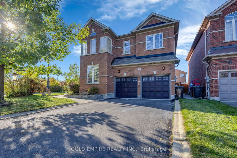 33 Accent Circ, Brampton, L7A 0L3 | Image 2