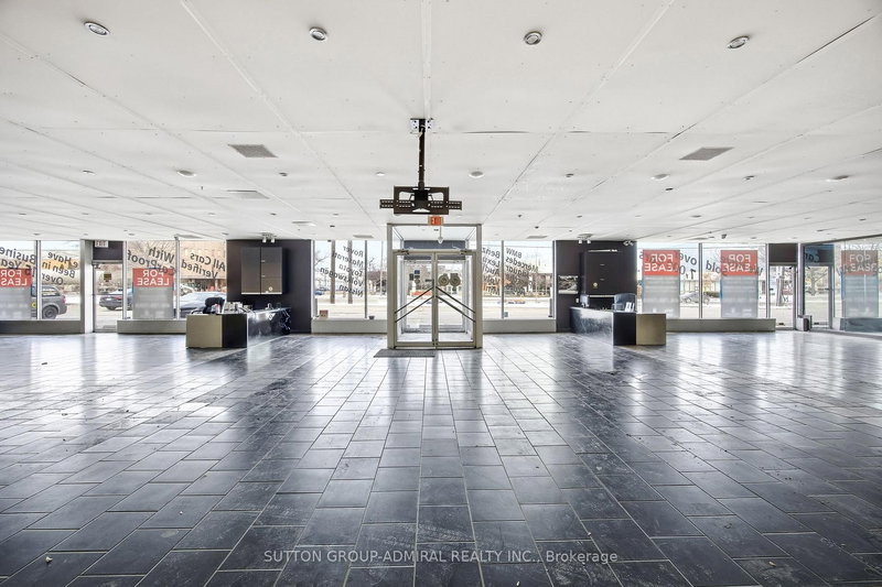 1015 Finch Ave W, Toronto, M3J 2C7 | Image 3