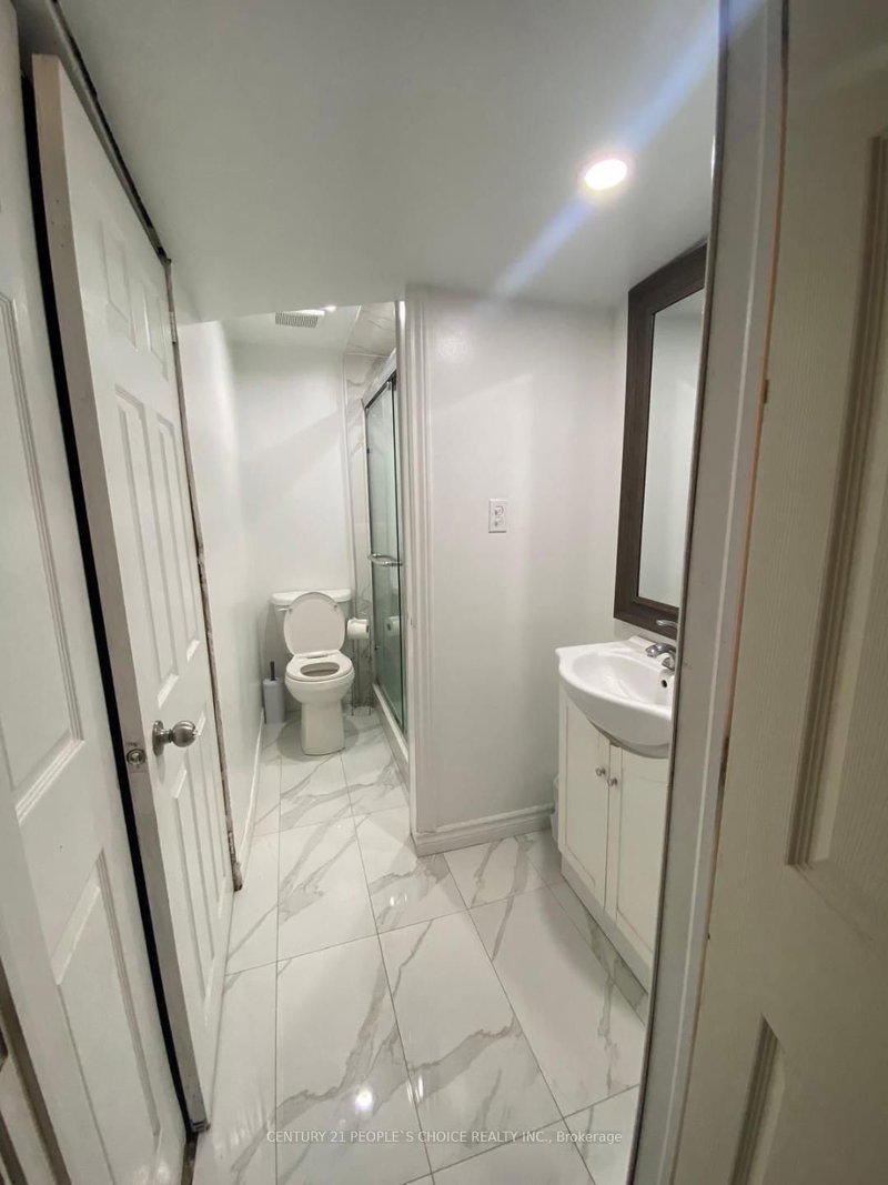 Room - 54 Carrie Cres, Brampton, L6Y 4Z1 | Image 3