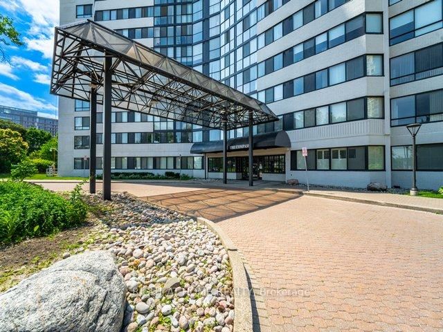 208 - 1360 Rathburn Rd E, Mississauga, L4W 4H4 | Image 3