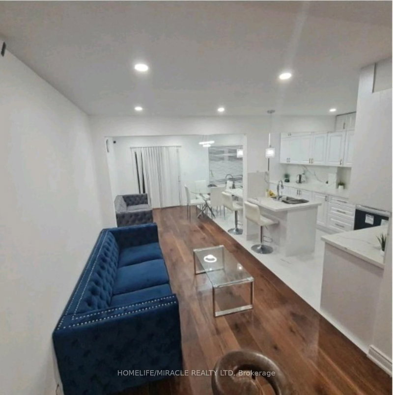 7153 Village Walk, Mississauga, L5W 1X2 | Image 3