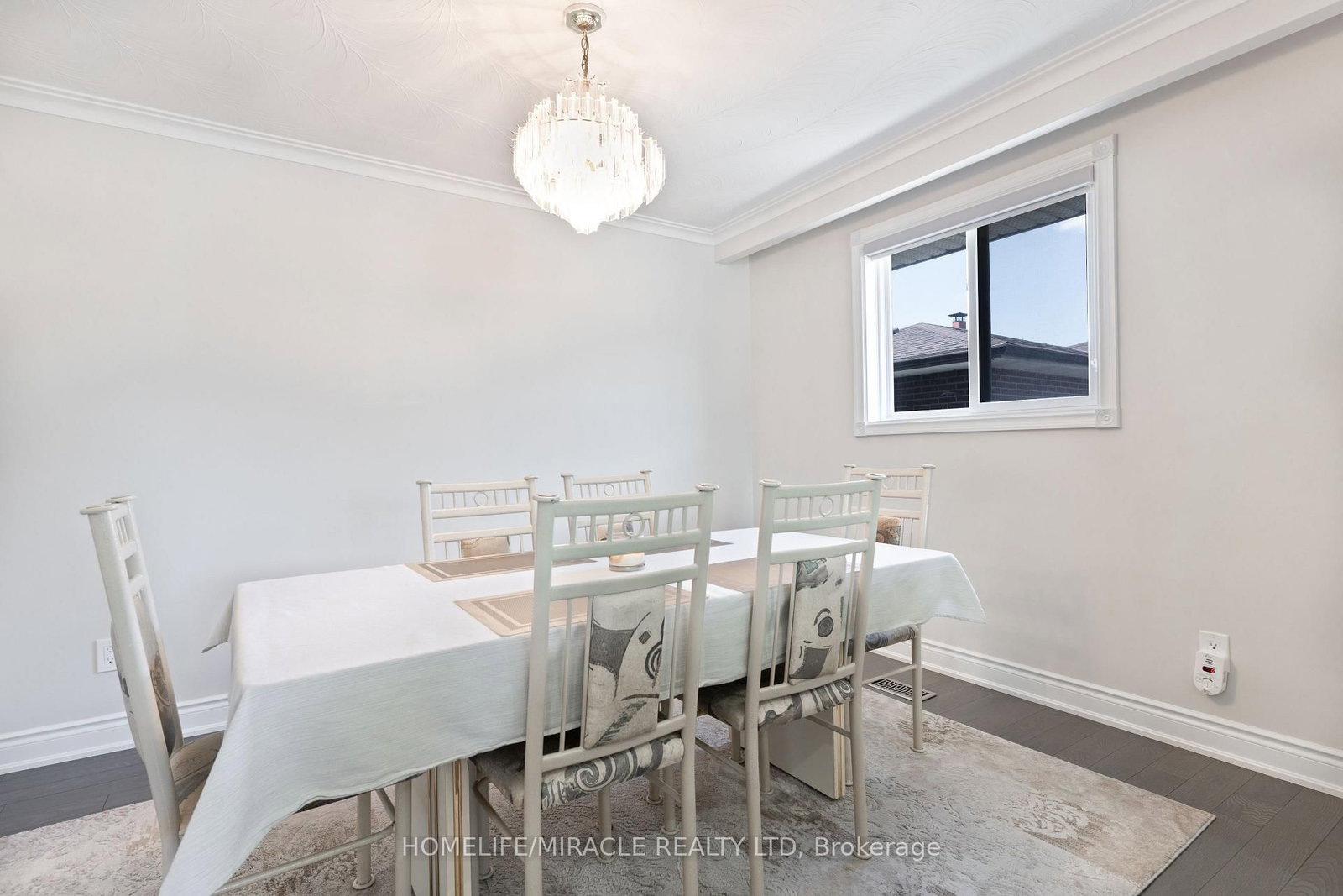 Detached House sold at 7568 Middleshire Drive, Mississauga, Ontario, L4T 3S2 - Malton - MLS: W12520752