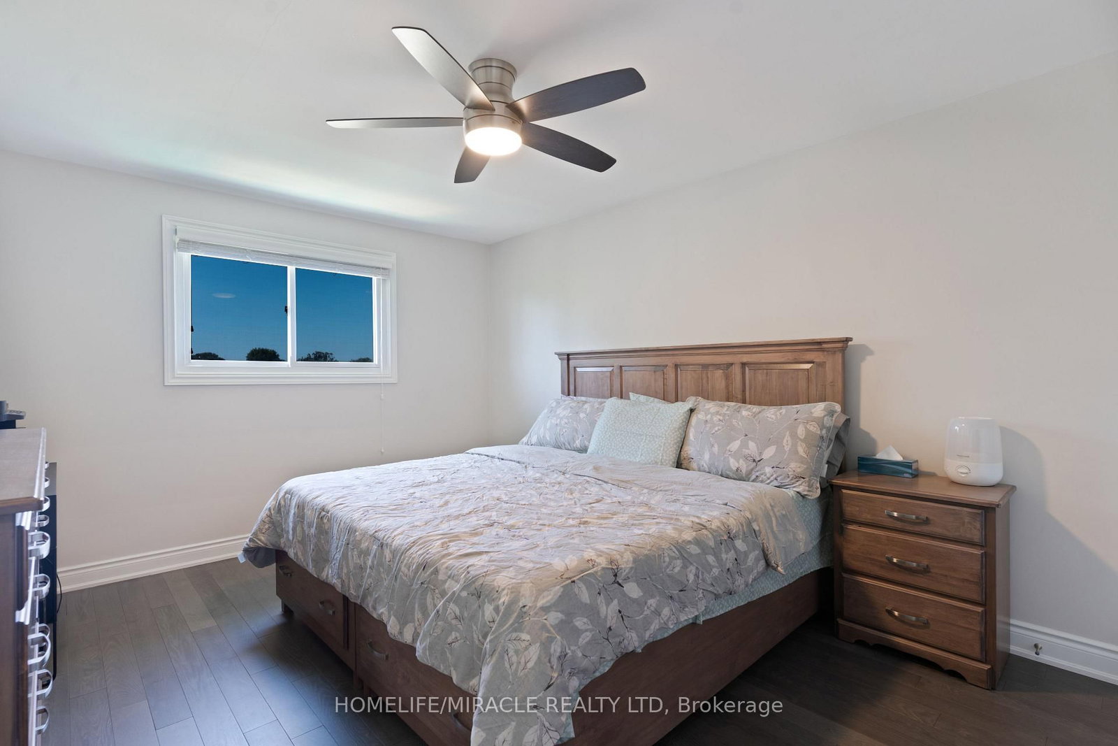 Detached House sold at 7568 Middleshire Drive, Mississauga, Ontario, L4T 3S2 - Malton - MLS: W12520752