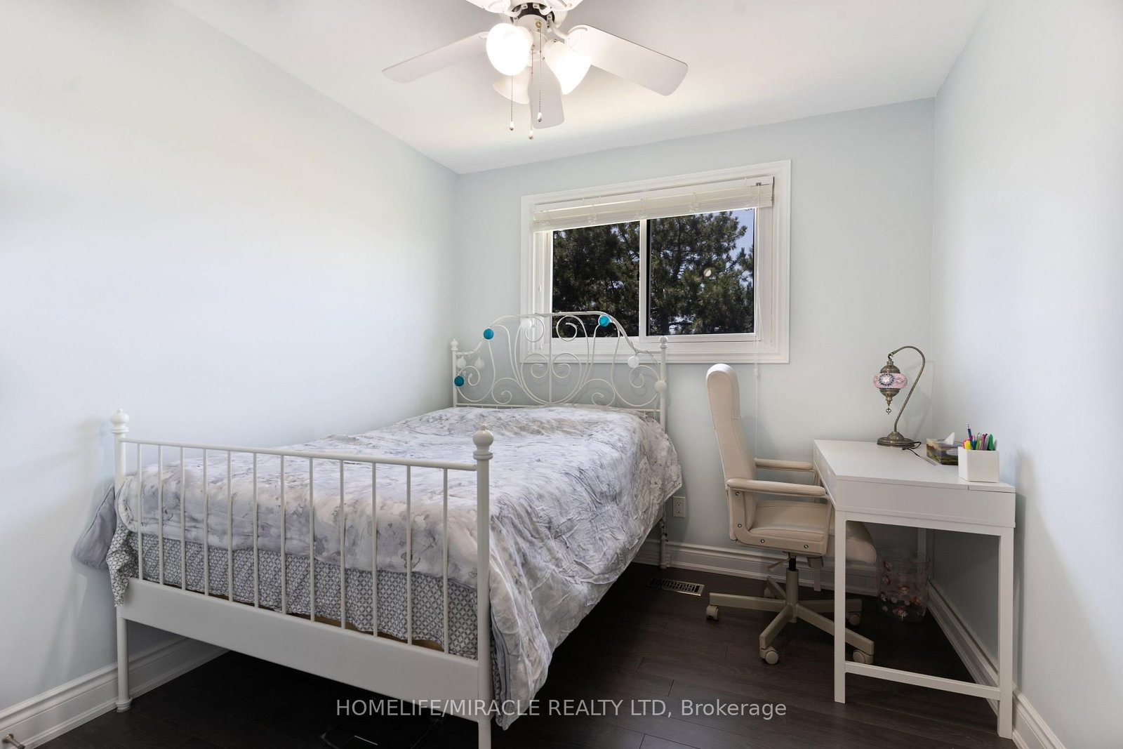 Detached House sold at 7568 Middleshire Drive, Mississauga, Ontario, L4T 3S2 - Malton - MLS: W12520752