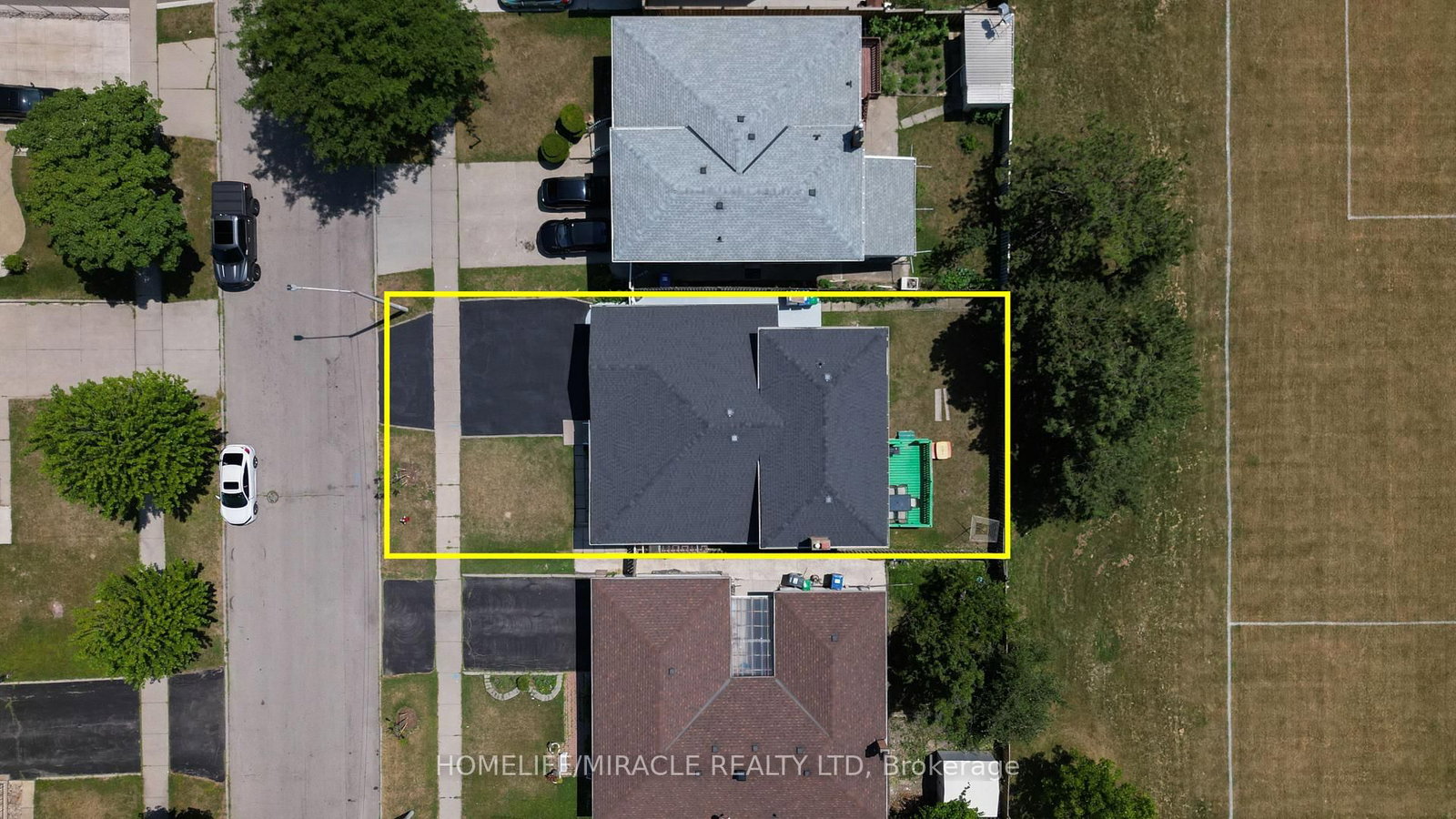 Detached House sold at 7568 Middleshire Drive, Mississauga, Ontario, L4T 3S2 - Malton - MLS: W12520752