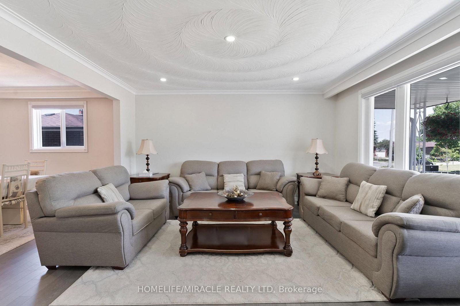 Detached House sold at 7568 Middleshire Drive, Mississauga, Ontario, L4T 3S2 - Malton - MLS: W12520752