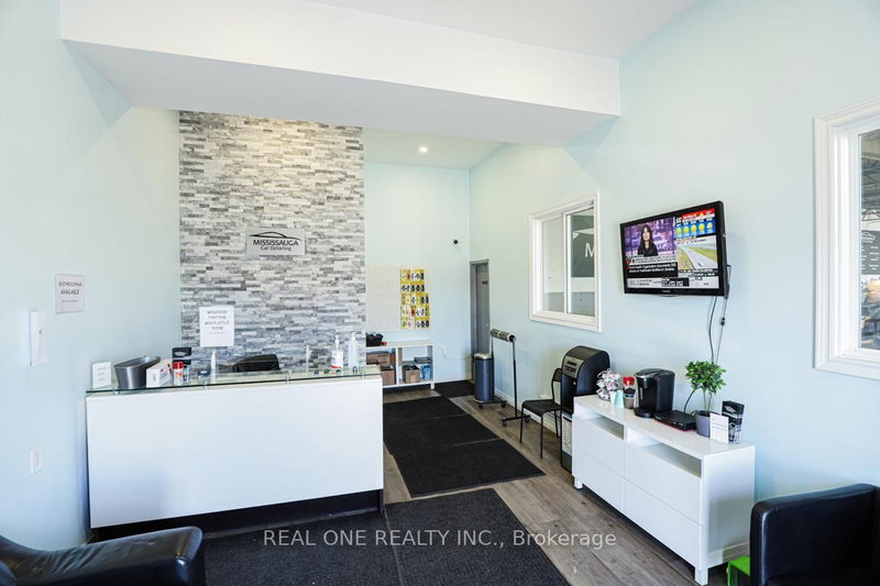5&6 - 3455 Wolfedale Rd, Mississauga, L5C 1V8 | Image 2