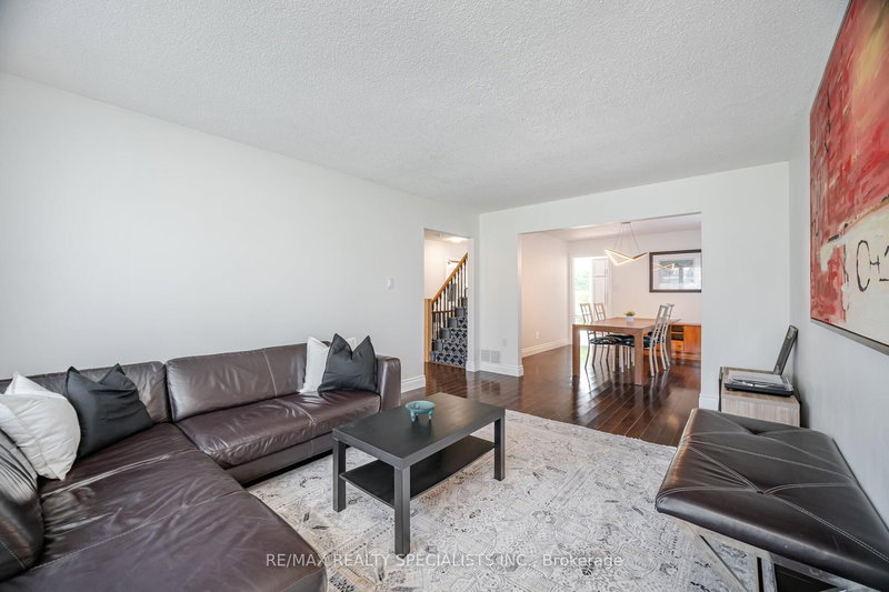 796 Childs Dr, Milton, L9T 4J2 | Image 3