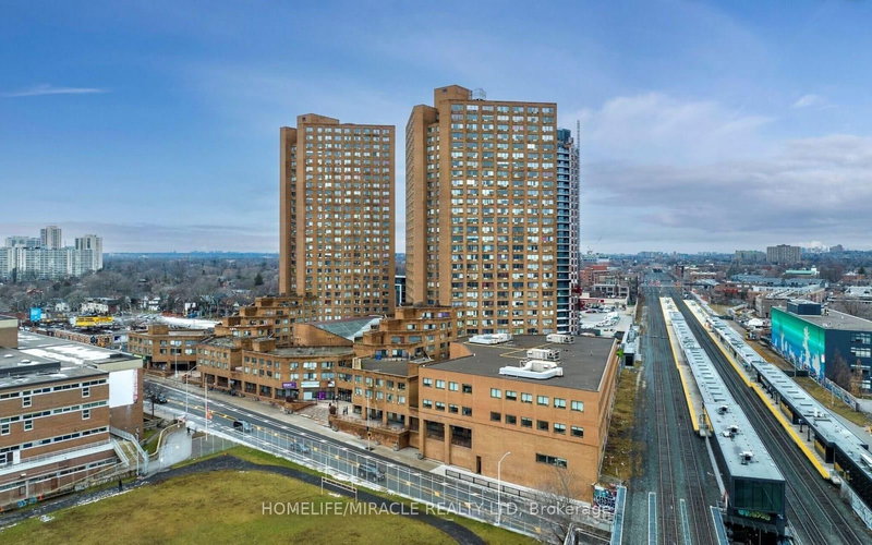 G11 - 2340 Dundas St W, Toronto, M6P 4A9 | Image 3