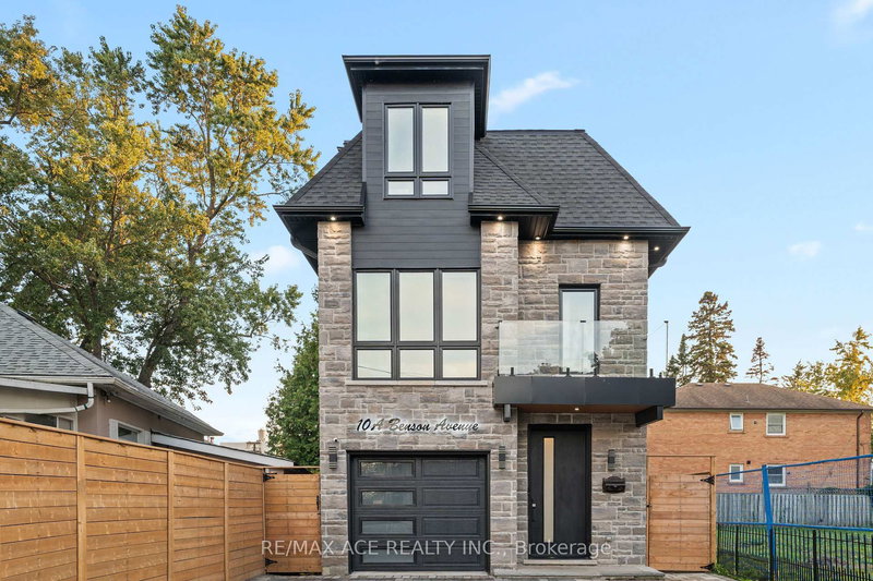 10A Benson Ave W, Mississauga, L5H 2P2 | Image 2