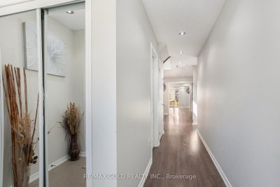 486 Queen Mary Drive — photo 5