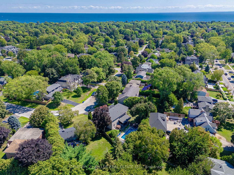 266 Tracina Dr, Oakville, L6L 4C2 | Image 3