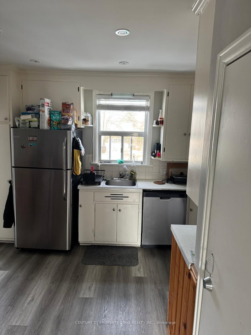 116 Elliot St, Brampton, L6Y 1W4 | Image 2