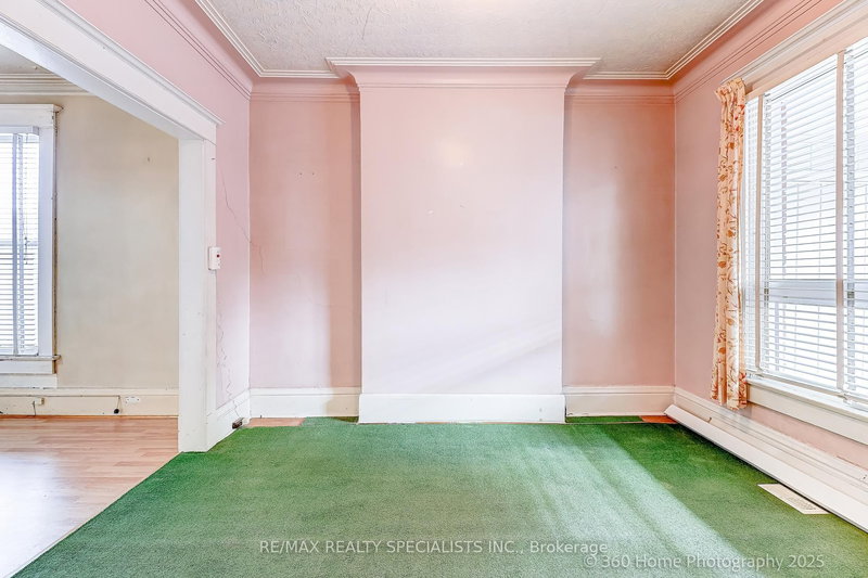 4 Ernest Ave, Toronto, M6P 3M5 | Image 3