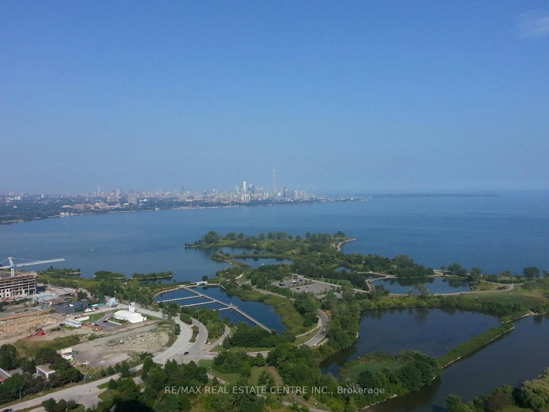 20 Shore Breeze Etobicoke,ON M8V 0C7 — Photo 3
