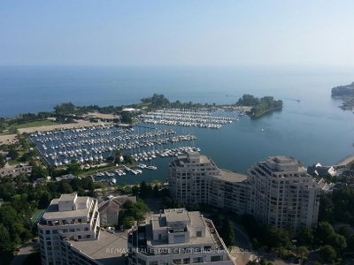 20 Shore Breeze Etobicoke,ON M8V 0C7 — Photo 4
