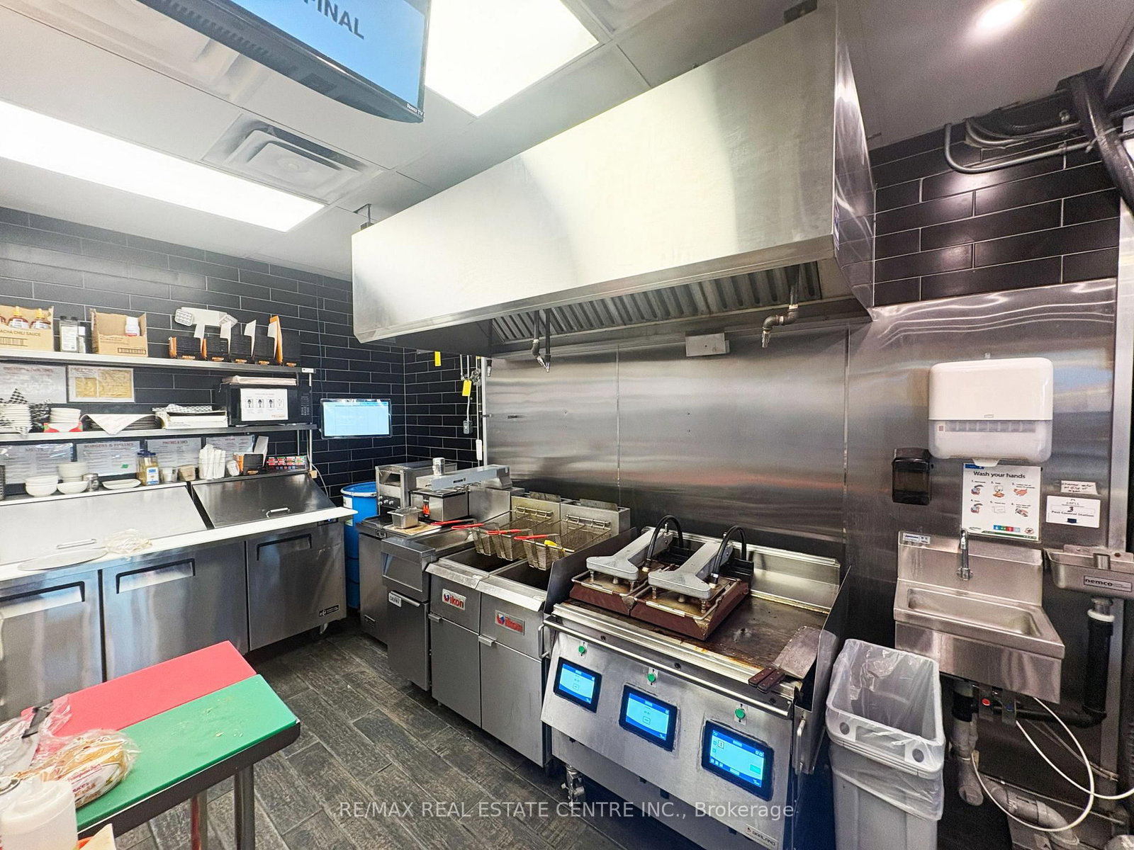 676 APPLEBY Line, Unit E110 - Photo 16