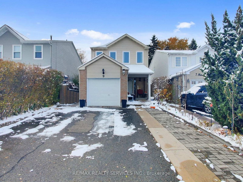 9 Malabar Cres, Brampton, L6S 3X6 | Image 3