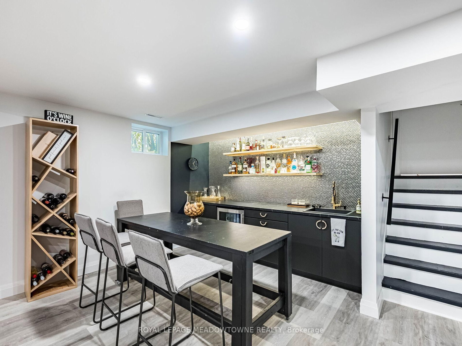 Detached House sold at 1266 Winding Trail, Mississauga, Ontario, L4Y 2T7 - Applewood - MLS: W12532906