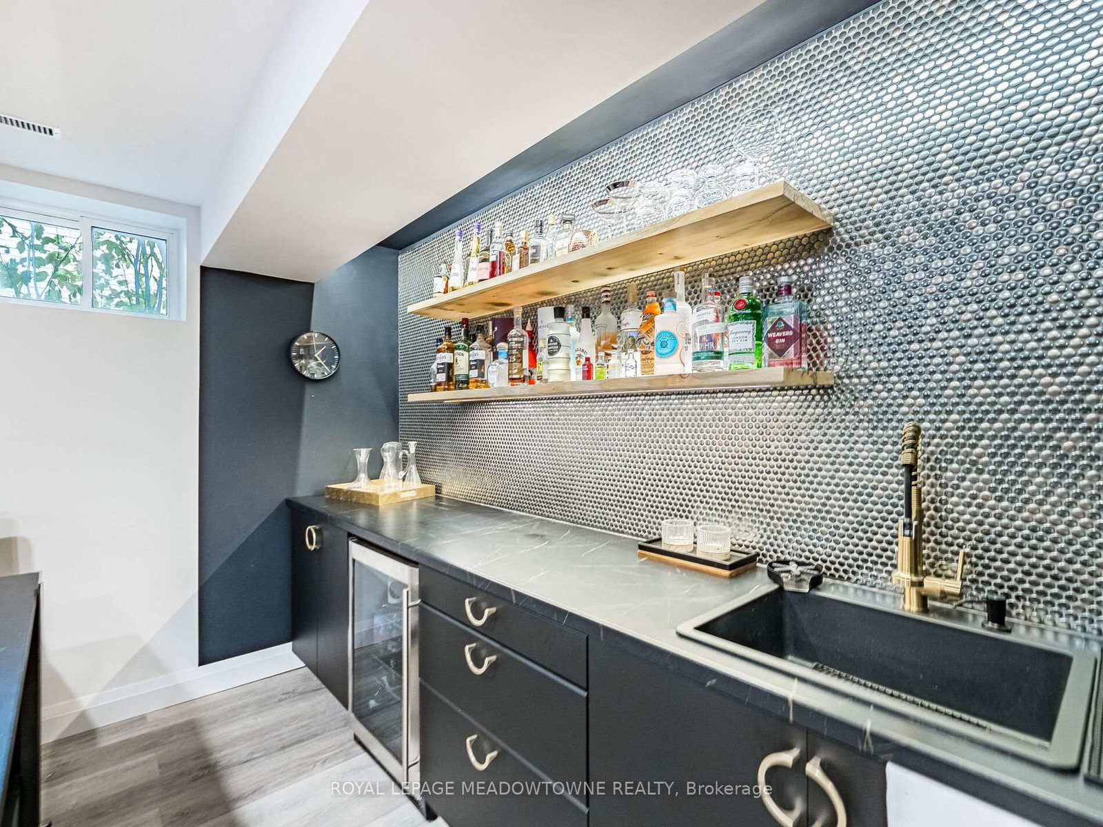 Detached House sold at 1266 Winding Trail, Mississauga, Ontario, L4Y 2T7 - Applewood - MLS: W12532906