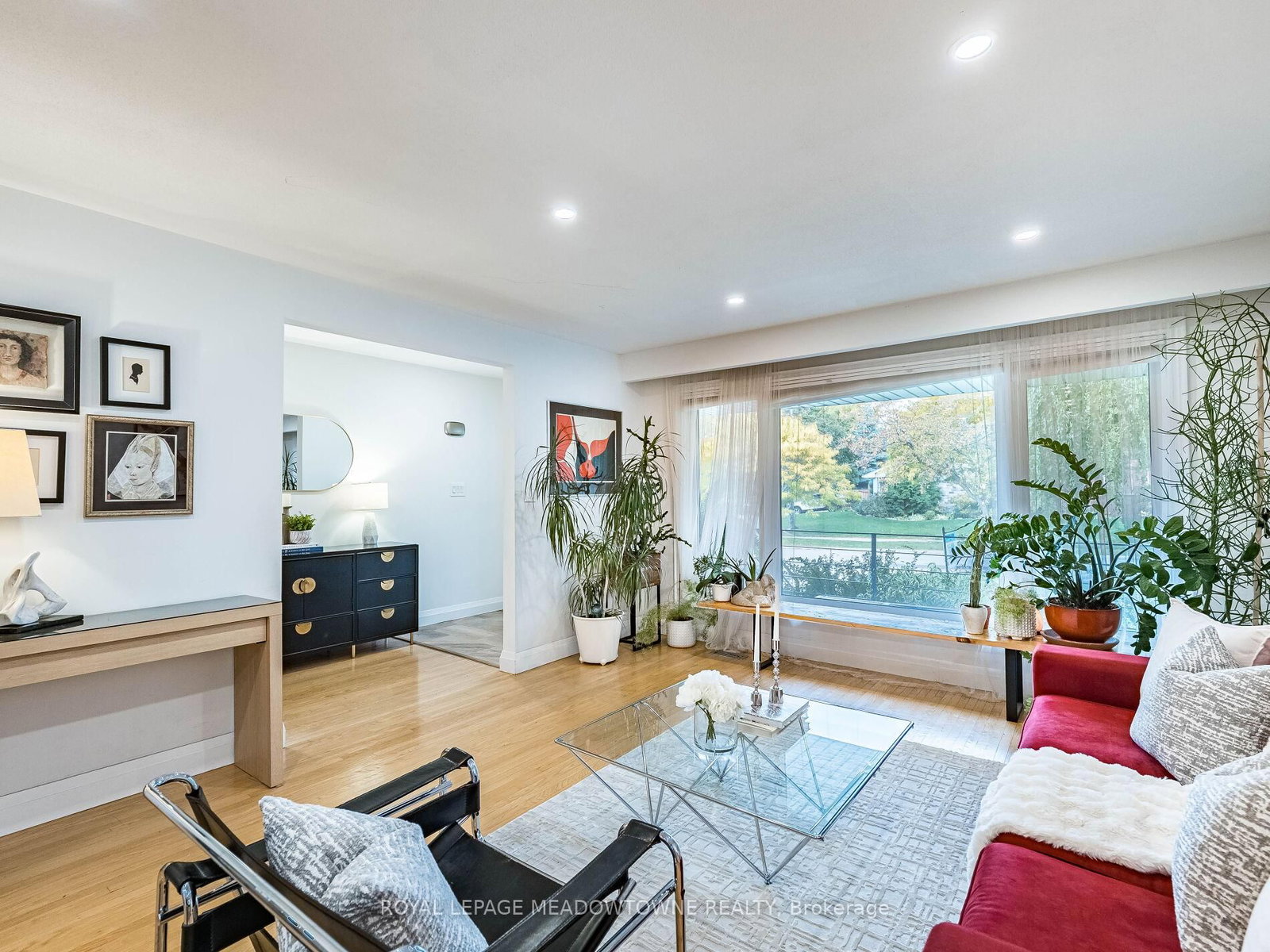 Detached House sold at 1266 Winding Trail, Mississauga, Ontario, L4Y 2T7 - Applewood - MLS: W12532906