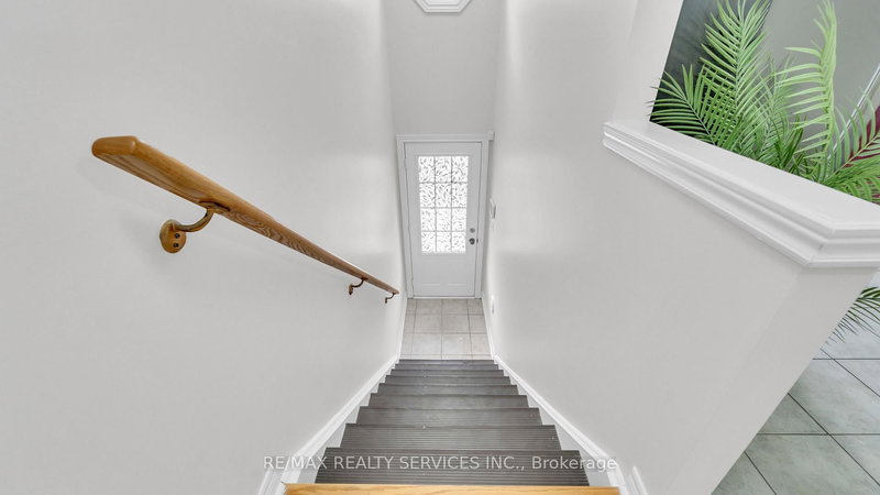 56 - 16 Soldier St, Brampton, L7A 4B6 | Image 3