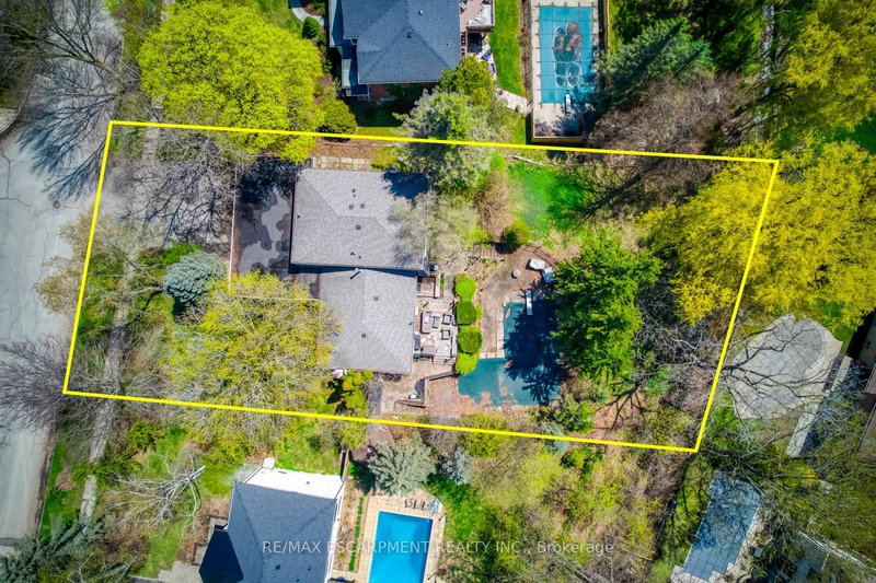 170 Cavendish Crt, Oakville, L6J 5S2 | Image 3