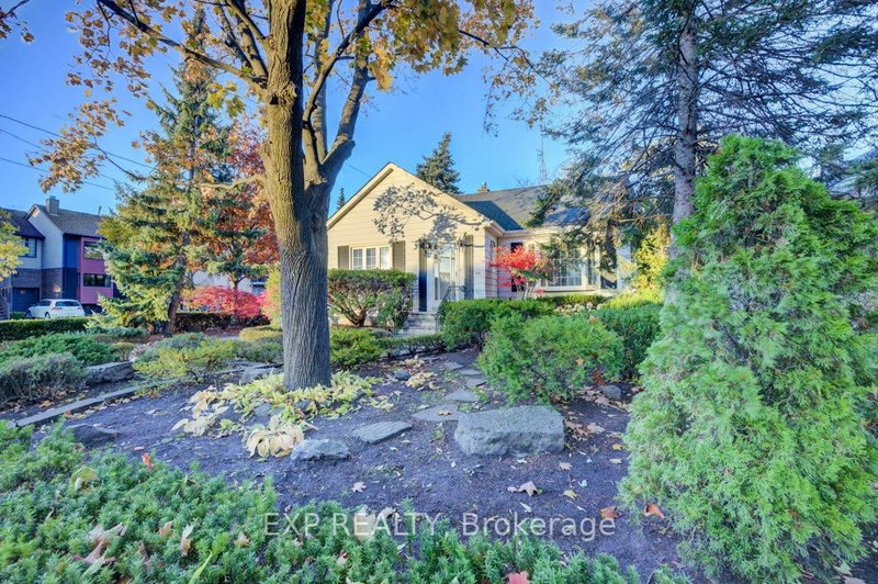 115 Wilson St, Oakville, L6K 3G7 | Image 2