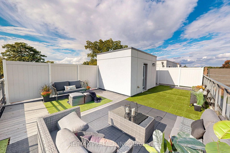 16 - 670 Atwater Ave, Mississauga, L5G 0B6 | Image 2