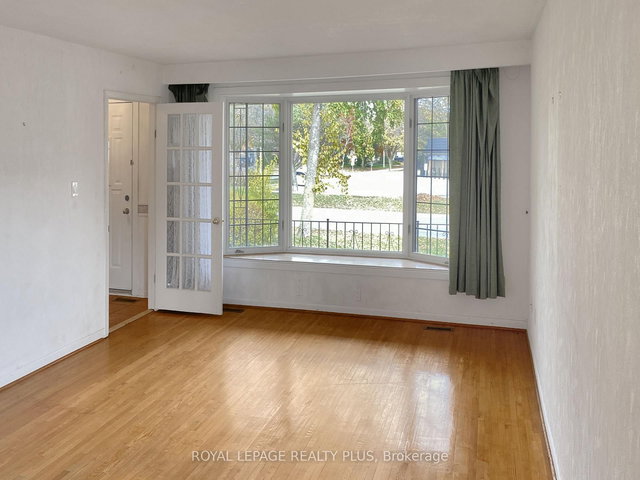 1604 Clarkson Road N