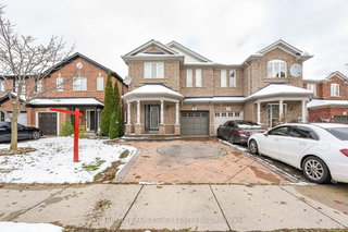 60 Ferncastle Crescent