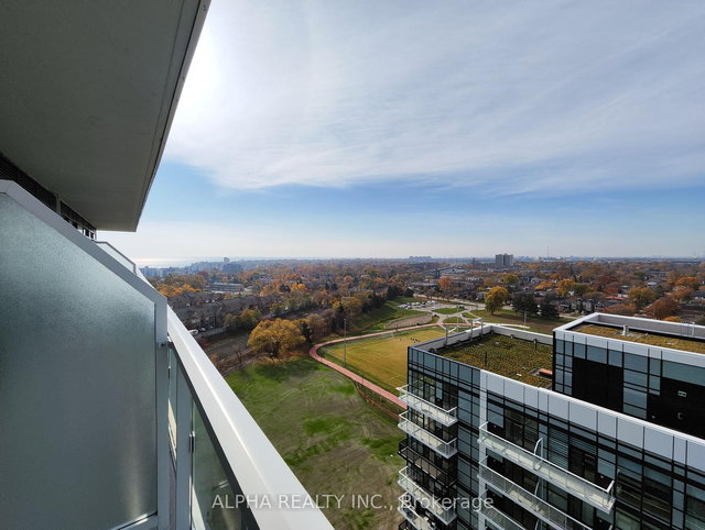 1610 - 251 Manitoba Street