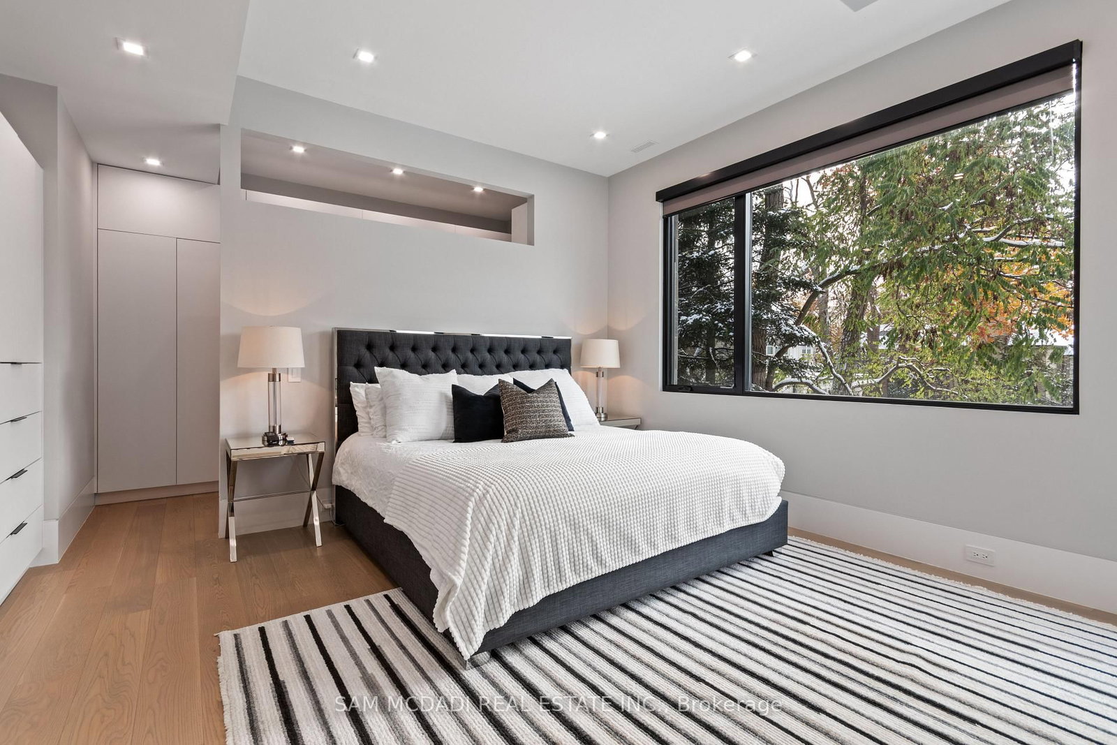 Detached House for sale at 112 Elton Park Road, Oakville, Ontario, L6J 4C1 - Morrison - MLS: W12539428