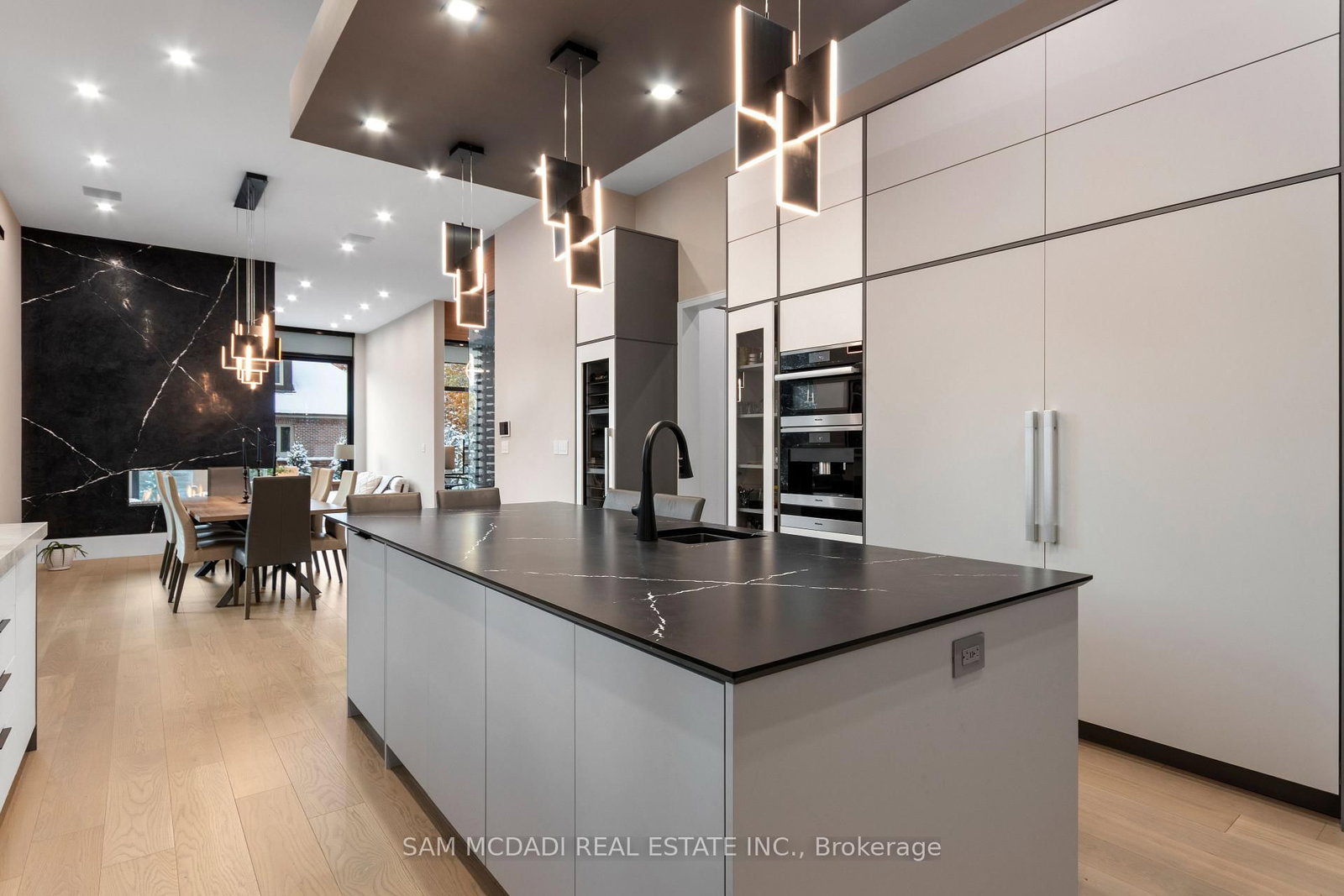 Detached House for sale at 112 Elton Park Road, Oakville, Ontario, L6J 4C1 - Morrison - MLS: W12539428