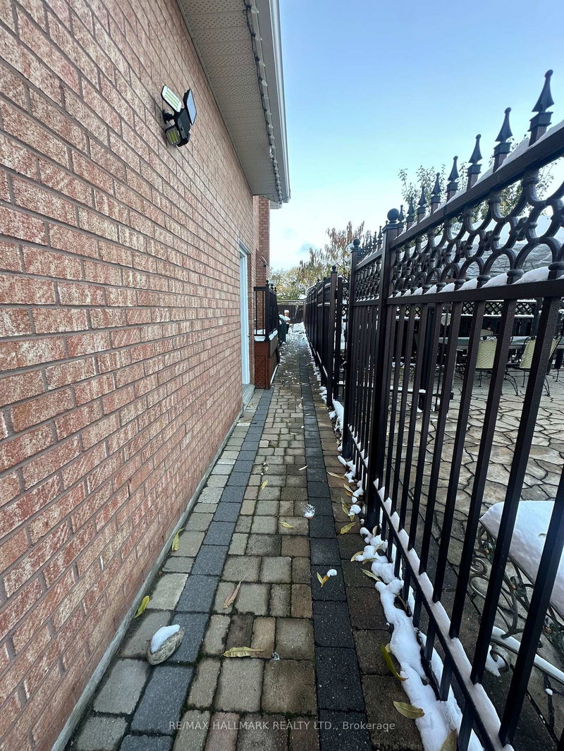 BSMT - 190 Falstaff Ave, Toronto, M6L 3C3 | Image 2
