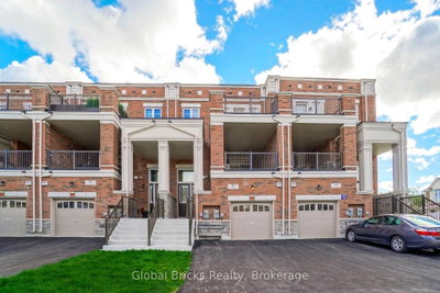 49 Burnhamthorpe Road E — photo 2