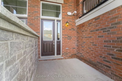 49 Burnhamthorpe Road E — photo 4