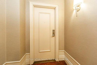 Unit 1402 — 38 Fontenay Court — photo 5