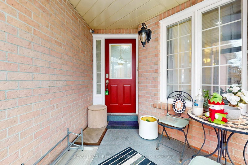 47 Hood Cres, Brampton, L6Y 4S7 | Image 3