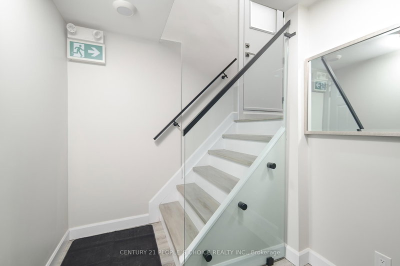 Lower - 37 Bentworth Ave, Toronto, M6A 1P1 | Image 3