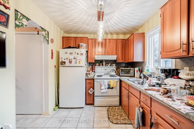 4278 Sawmill Valley Drive • Mississauga, ON photo 9