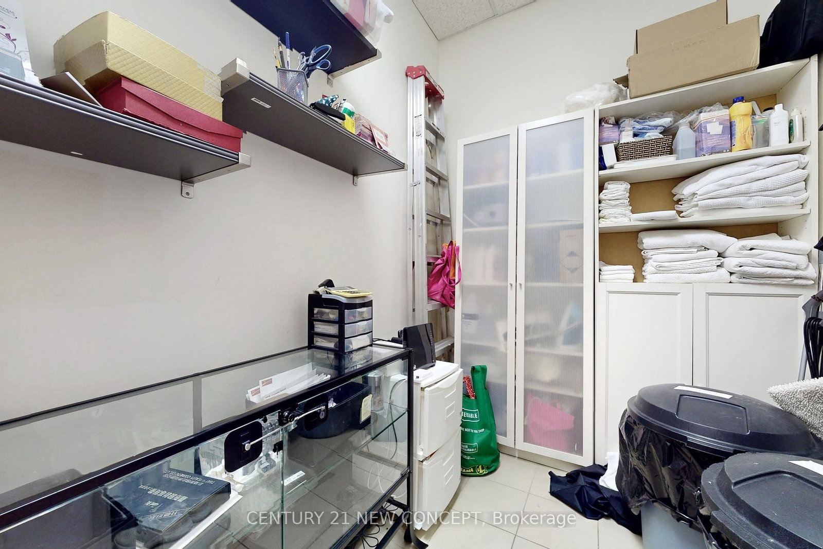 9-2800 Skymark Avenue - Photo 23