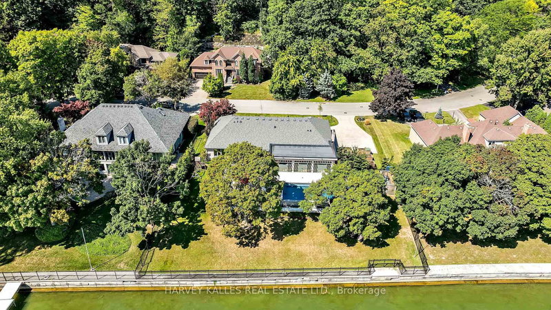 90 Oaklands Park Crt, Burlington, L7T 4G9 | Image 2