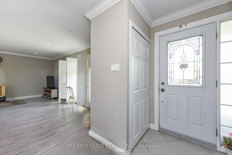 11 Dudley Pl, Brampton, L6T 3C2 | Image 2